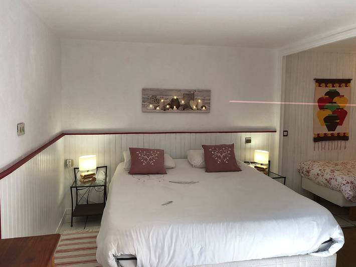 Gîte pour 4 personnes, avec jardin ainsi que terrasse et piscine à Lorgues - 2