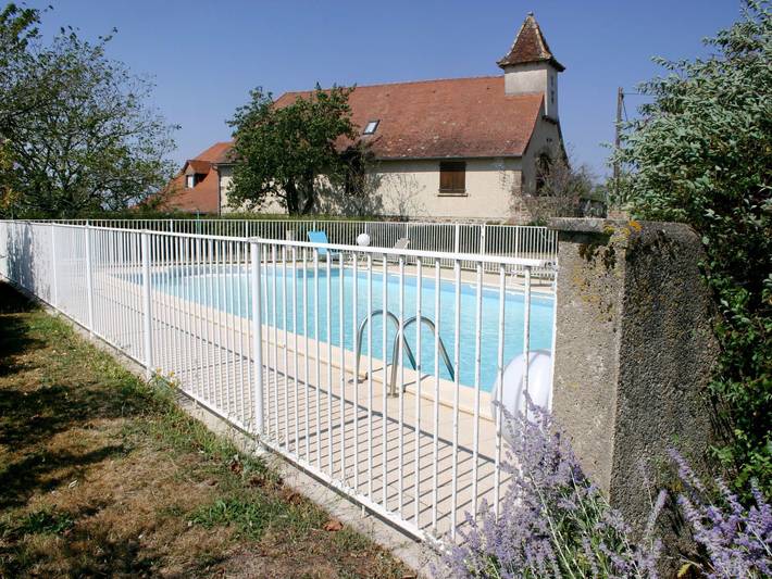 Location de vacances pour 4 personnes, avec jardin et piscine à Saint-Jean-Lagineste