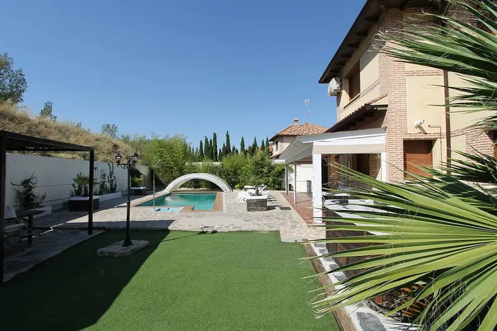 Villa pour 18 personnes, avec jardin, animaux acceptés - 1