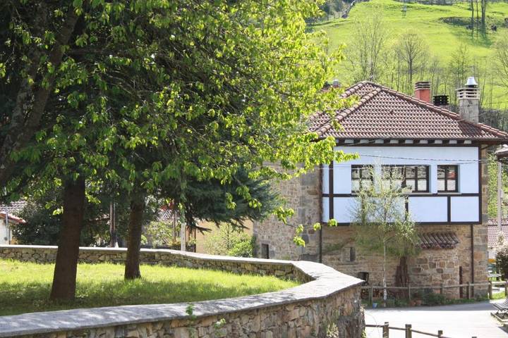 Hotel para 4 personas, con vistas y jardín - 1