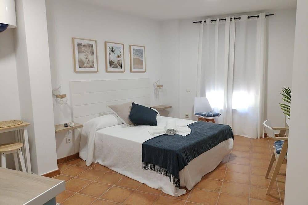 Entire apartment, Atrium Alcala Centro Estudio B2 (Double bed) in Alcalá de Henares, Madrid Province
