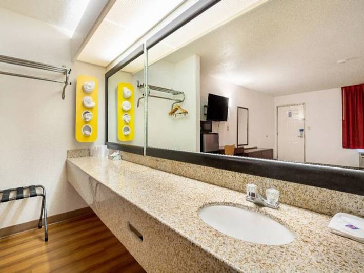 Apartamento entero, 1 cama king size | No fumadores, microondas, in Condado de Tipton