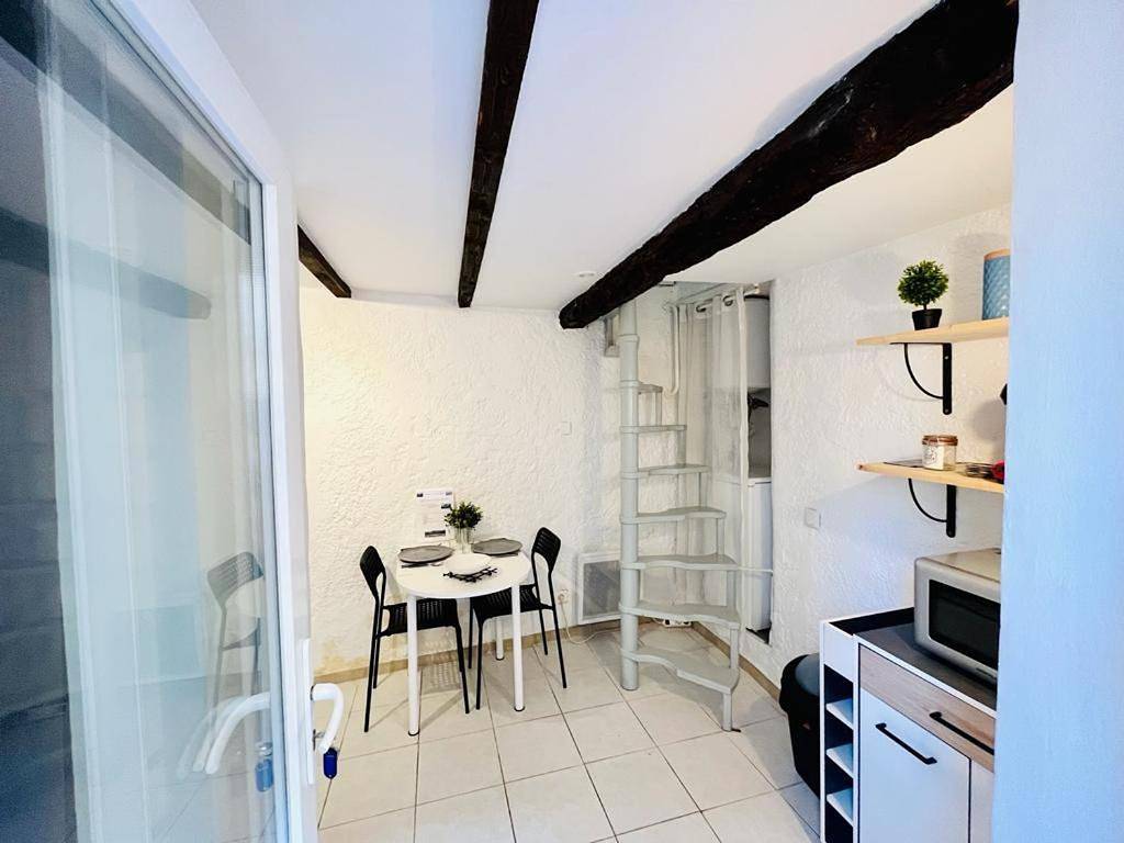 Appartement entier, Studio en Duplex in La Roquebrussanne, Région de Brignoles