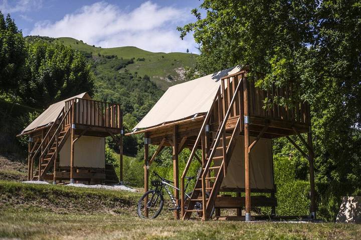 Location de vacances pour 6 personnes, avec Terrasse et Jardin ainsi que Piscine et Vue à Arras-en-Lavedan - 3
