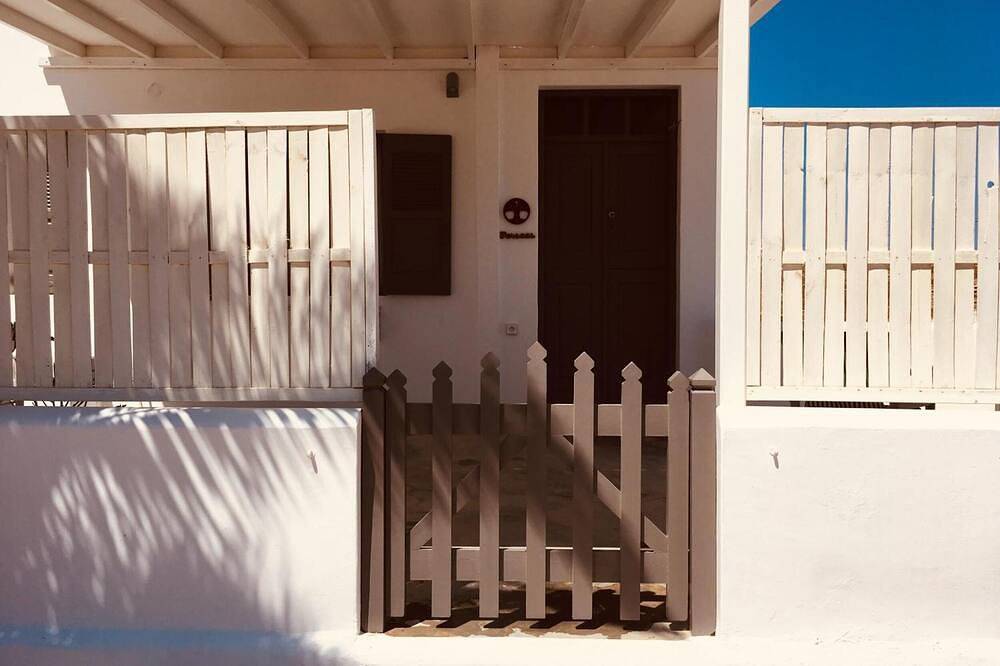 Inn 'Perseas' with Mountain View, Wi-Fi and Air Conditioning in Ramos, Cyclades
