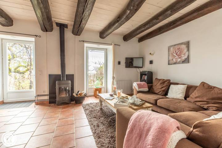 Gîte pour 3 personnes, avec Terrasse et Jardin à Tauves - 2