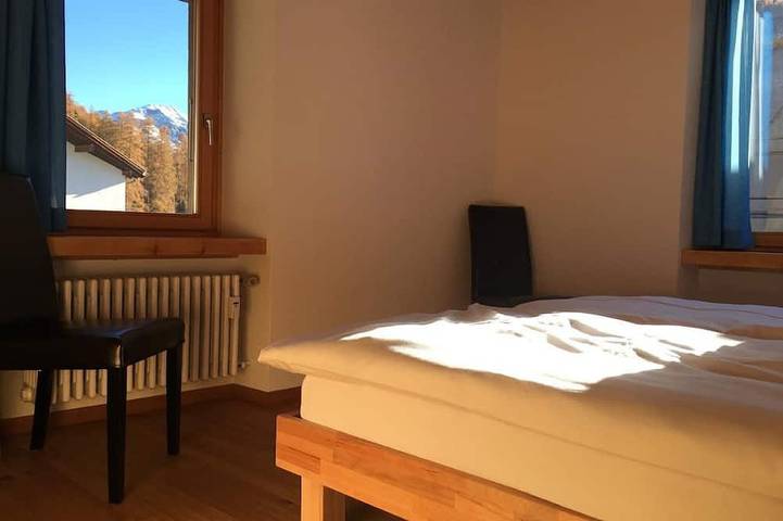Ferienwohnung für 6 Personen, mit Pool und Garten sowie Balkon in Pontresina - 3