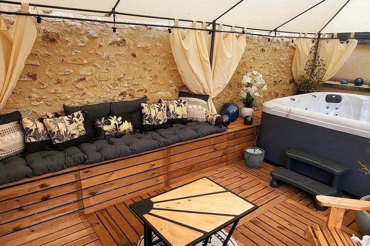 Villa pour 10 personnes, avec terrasse ainsi que jacuzzi et jardin, animaux acceptés en Champagne-Ardenne