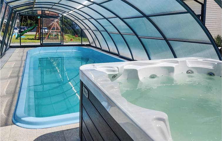 Ferienhaus für 8 Personen mit Pool in Stegna, Zatoka Gdańska