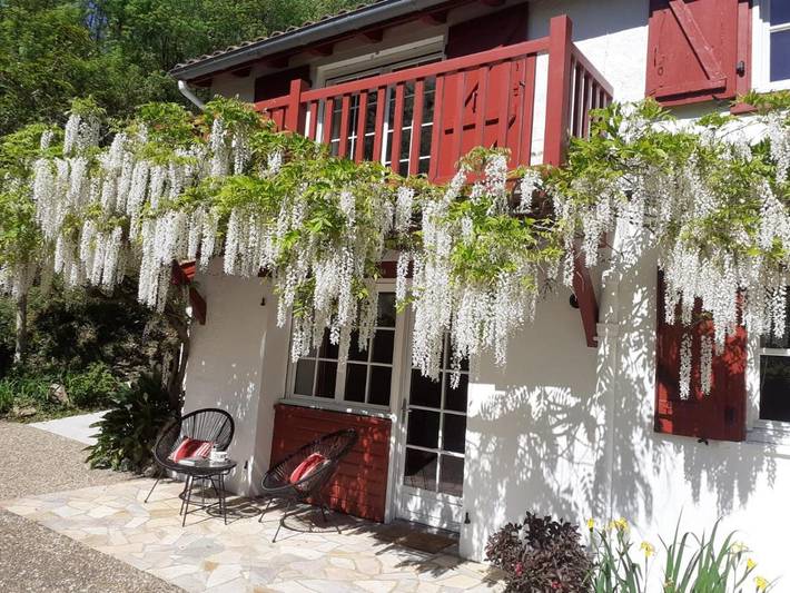 Chambre d’hôte pour 2 personnes, avec Terrasse ainsi que Jardin et Vue à Espelette