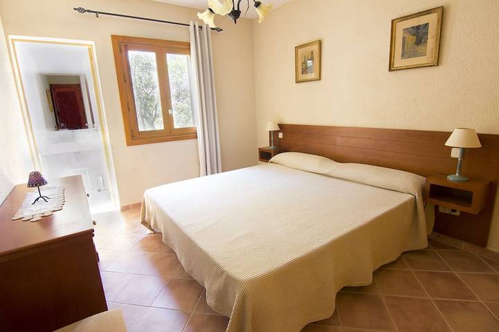 Finca mit Pool, Pinienwald, Golfplätze ganz in der Nähe. Kostenlos W-Lan in Port Nou, Son Servera