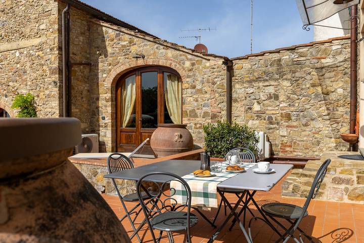 Agriturismo "Podere San Bartolo - Casa Colonica 2" con piscina, terraza privada y Wi-Fi in Barberino Val d'Elsa, Barberino Tavarnelle