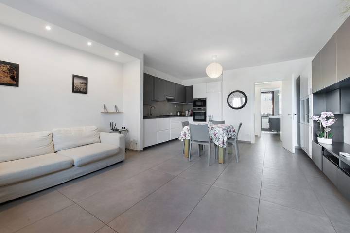 Entire apartment, Apartment 'Caky's House' with Shared Terrace, Wi-Fi and Air Conditioning in Rivoltella del Garda, Desenzano del Garda