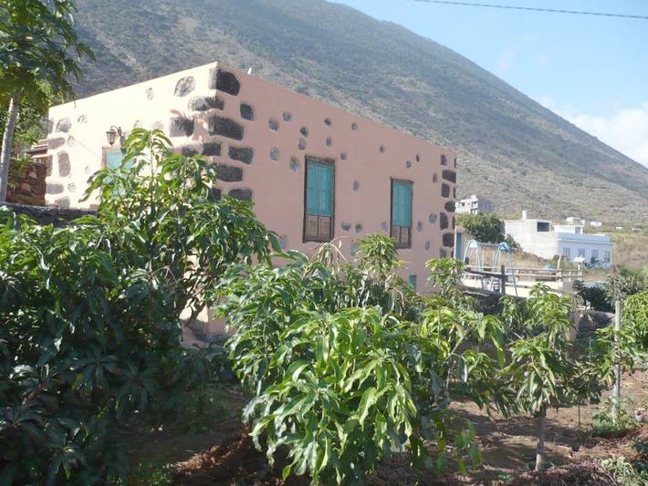 Casa rural para 6 personas, con sauna además de jardín y jacuzzi, Familias con niños en El Hierro
