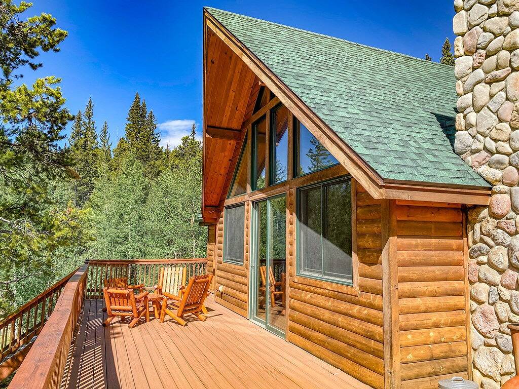 Mountain Cabin in a Perfect Setting w/ Hot Tub, Spacious Deck, Fireplace - Pura Vida in Park County