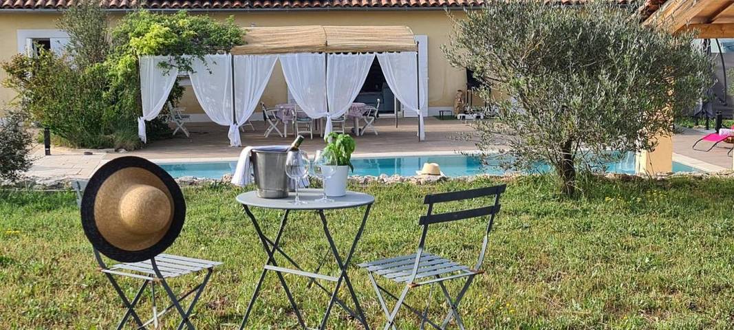 Location de vacances pour 8 personnes, avec jardin et piscine à Ginasservis - 3