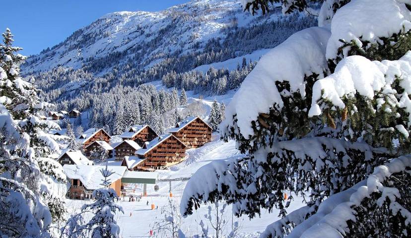 Appart’hôtel pour 10 personnes, avec balcon et sauna ainsi que piscine et vue