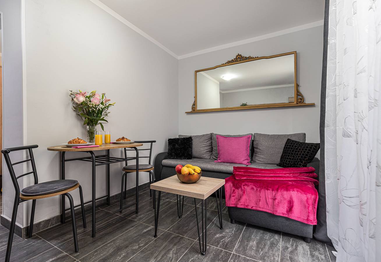 Entire apartment, Apartment/Studio for two people in Poreč, Grad Poreč