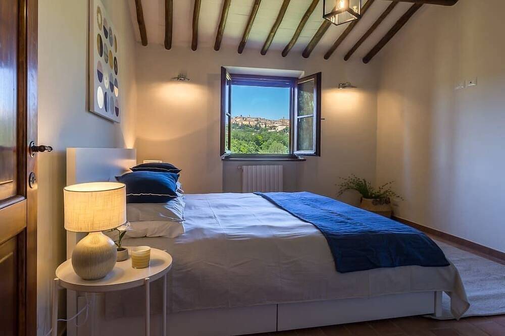 Villa for 6 Guests in Montepulciano, Chianti