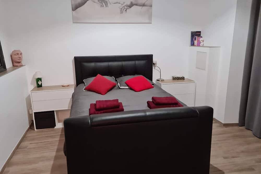 Entire apartment, The Chapel of Hercules in Chatuzange-le-Goubet, Valence region