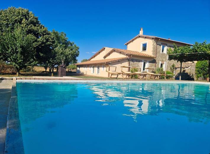 Villa per 14 persone, con piscina e giardino nonché idromassaggio in Viterbo
