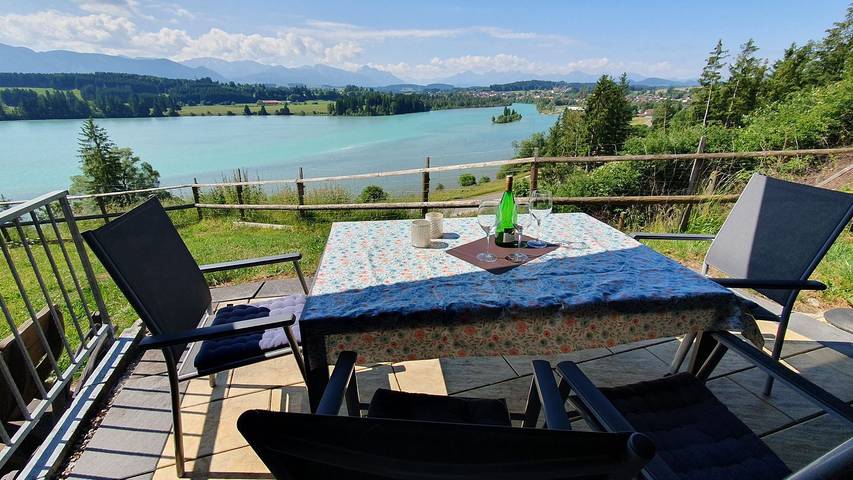 Ferienhaus für 4 Personen, mit Terrasse und Garten sowie Seeblick und Ausblick in Romantische Straße - 2