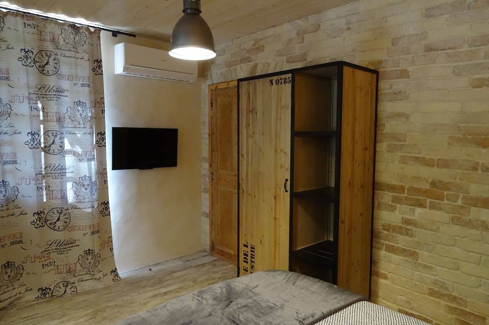 Loft in Mas 17th, private heated pool, St Rémy de Provence - 4 * in Eyragues, Arles region