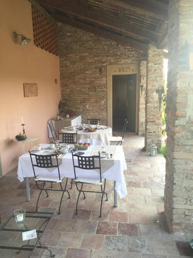 Chambre d’hôte pour 4 personnes, avec Terrasse et Jacuzzi ainsi que Jardin et Vue à Camino