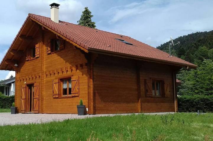 Chalet Sauna, Jacuzzi , borne  de charge voiture électrique à 5 min des pistes, in La Bresse, Parc naturel régional des Ballons des Vosges