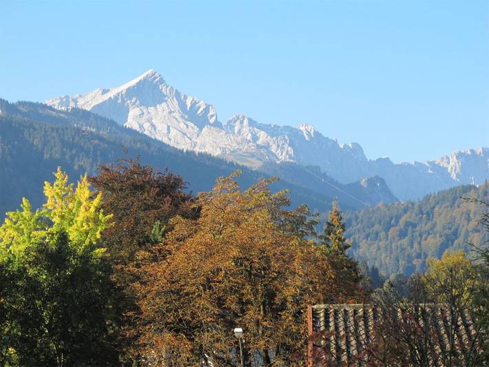 Ganze Wohnung, Gipfeltraum - ruhige Ferienwohnung mit sonnigem Balkon in Garmisch-Partenkirchen, Bayerische Alpen
