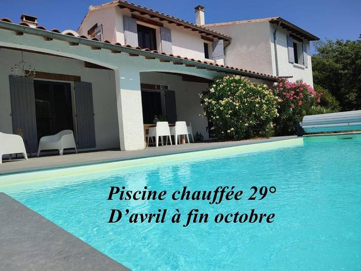 Location de vacances pour 6 personnes, avec piscine ainsi que vue et jardin à Saint-Ferréol-Trente-Pas - 2