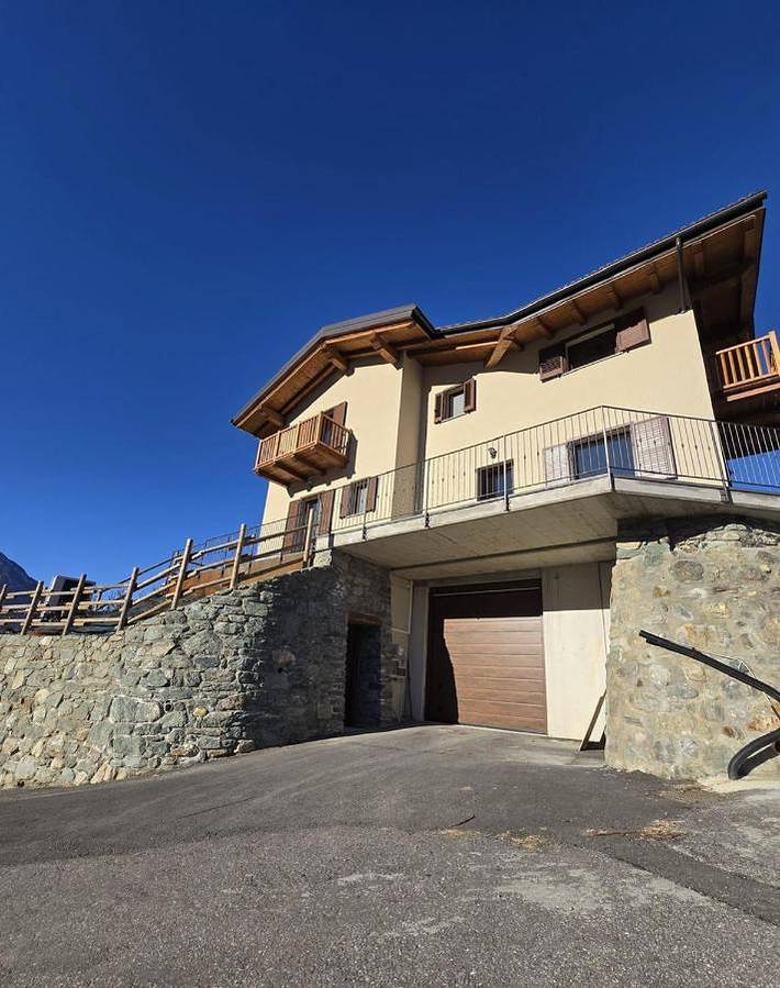 Gîte pour 3 personnes, avec vue ainsi que jardin et terrasse, animaux acceptés dans Nus - 3