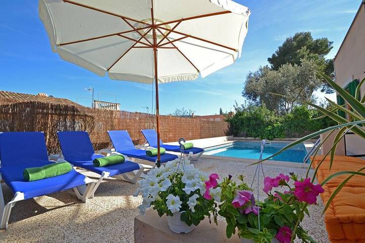 Ferienhaus für 8 Personen, mit Terrasse und Garten in El Toro
