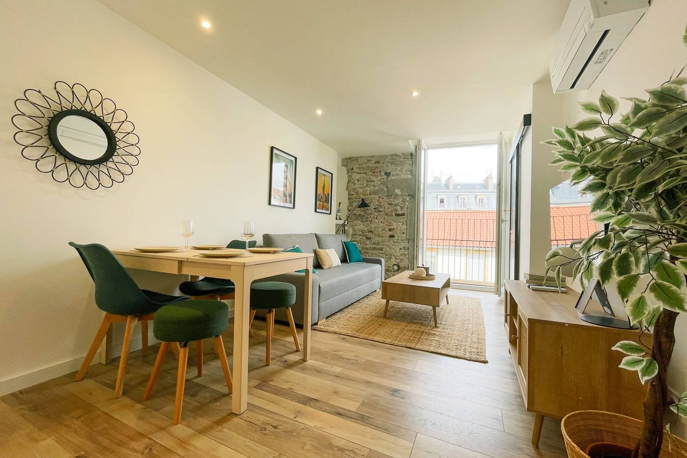 Ganze Wohnung, Ferienwohnung für 4 Personen mit Balkon in Grenoble, Isère