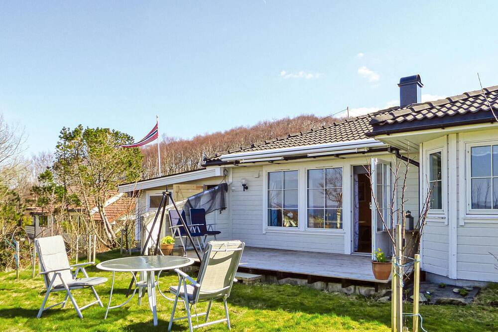 Schönes Haus in Sveio mit Wlan in Hardangerfjord