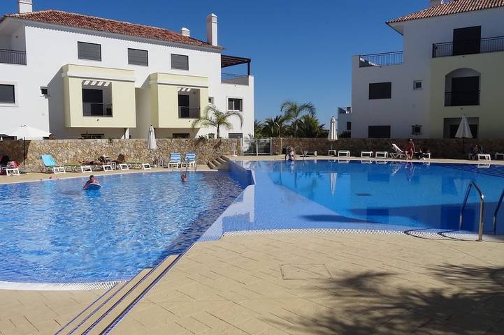Ferienwohnung für 6 Personen, mit Pool und Balkon - 1