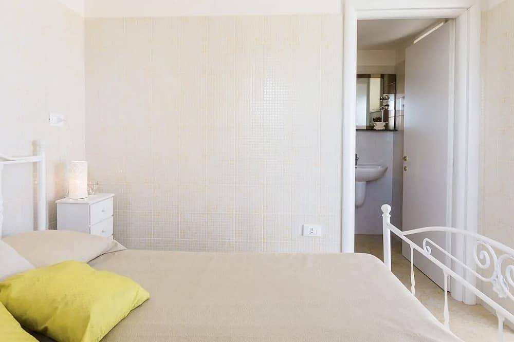 Swan villa with private pool, absolute privacy in Pantanagianni, Torre Santa Sabina