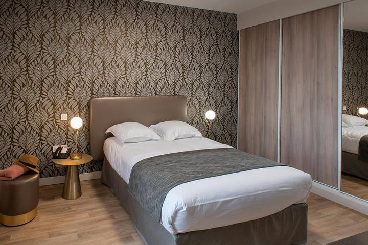 Appart’hôtel pour 2 personnes, avec vue et jardin ainsi que sauna et piscine