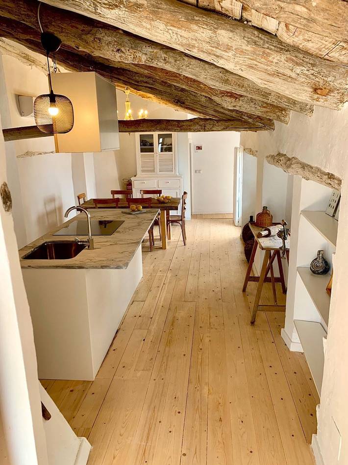 Holiday Home “Astarte House 6pax up” with Terrace; Street Parking Available in Galera, Geoparque de Granada
