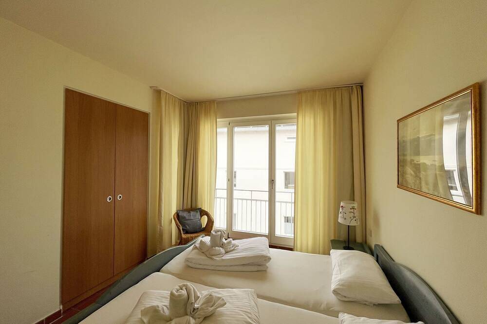 Entire apartment, Haus Undine Apt 24 with balcony -. Catering Undine in Göhren, Ruegen