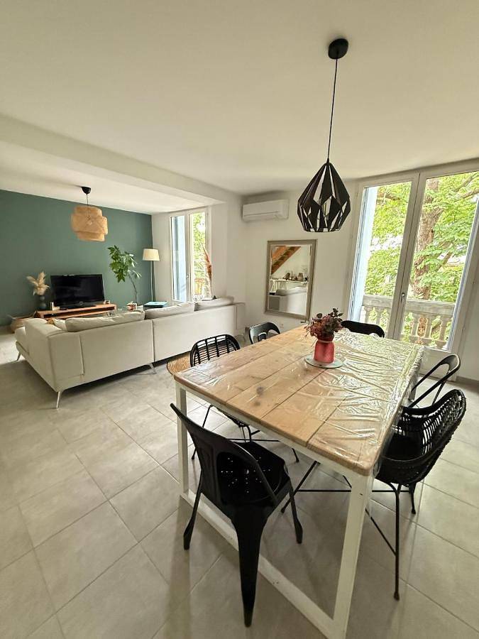 Appartement entier, Two-Bedroom Apartment in Marsillargues, Côte méditerranéenne (France)