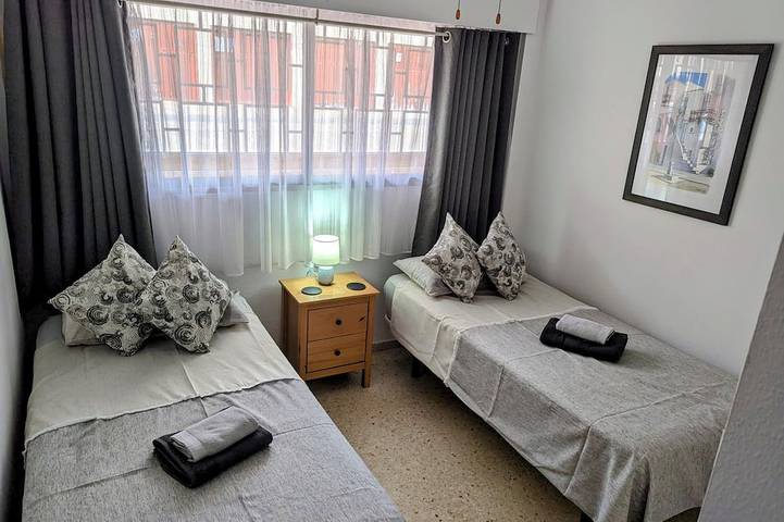 Appartement entier, À distance de marche de la magnifique baie en fer à cheval de La Herradura in La Herradura, Almuñecar