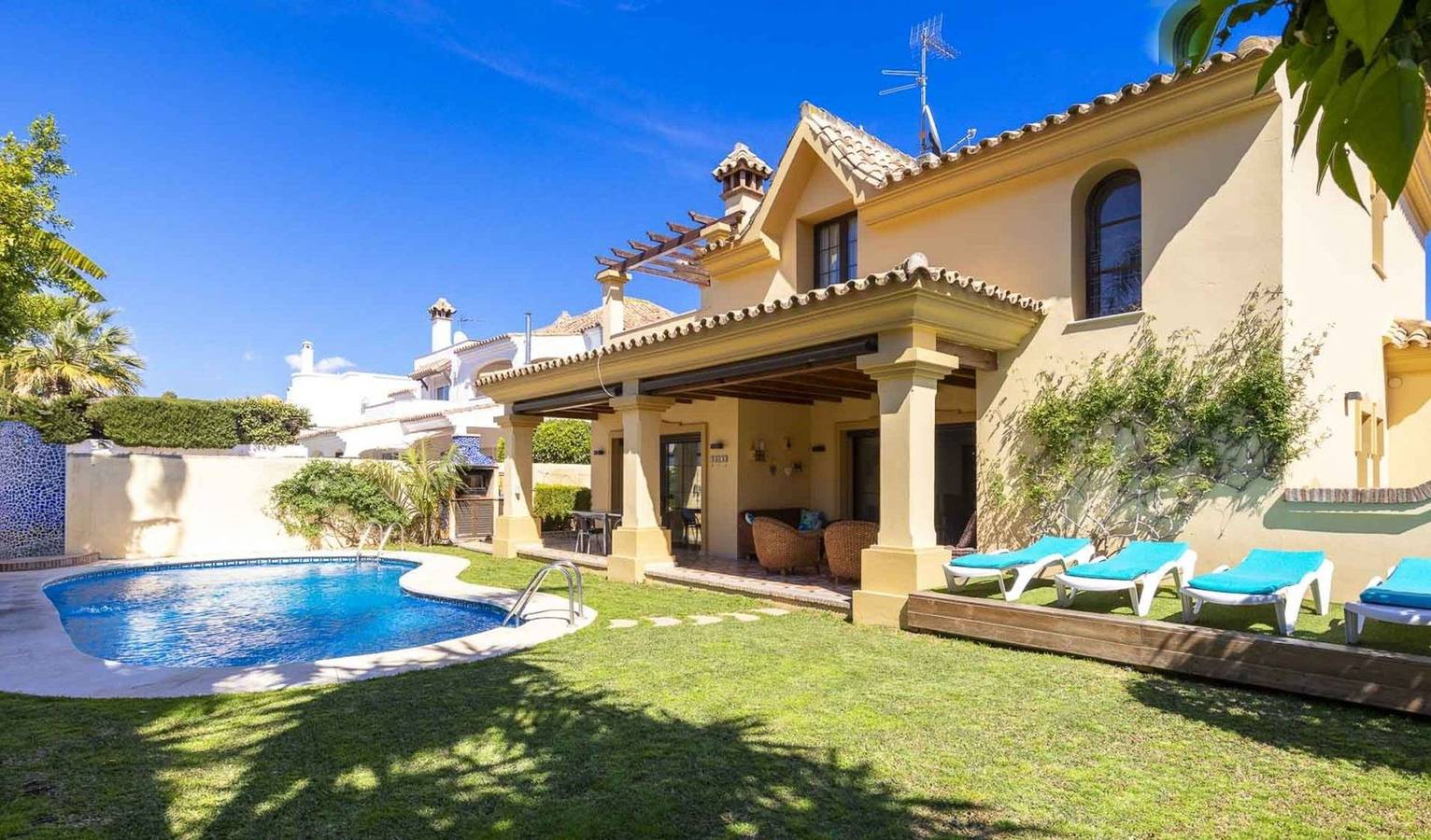 Chalet para 8 personas con terraza in Marbella West, Marbella