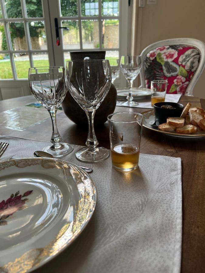 Double Room with Private Bathroom in Beauvoir-sur-Niort, Région de Niort