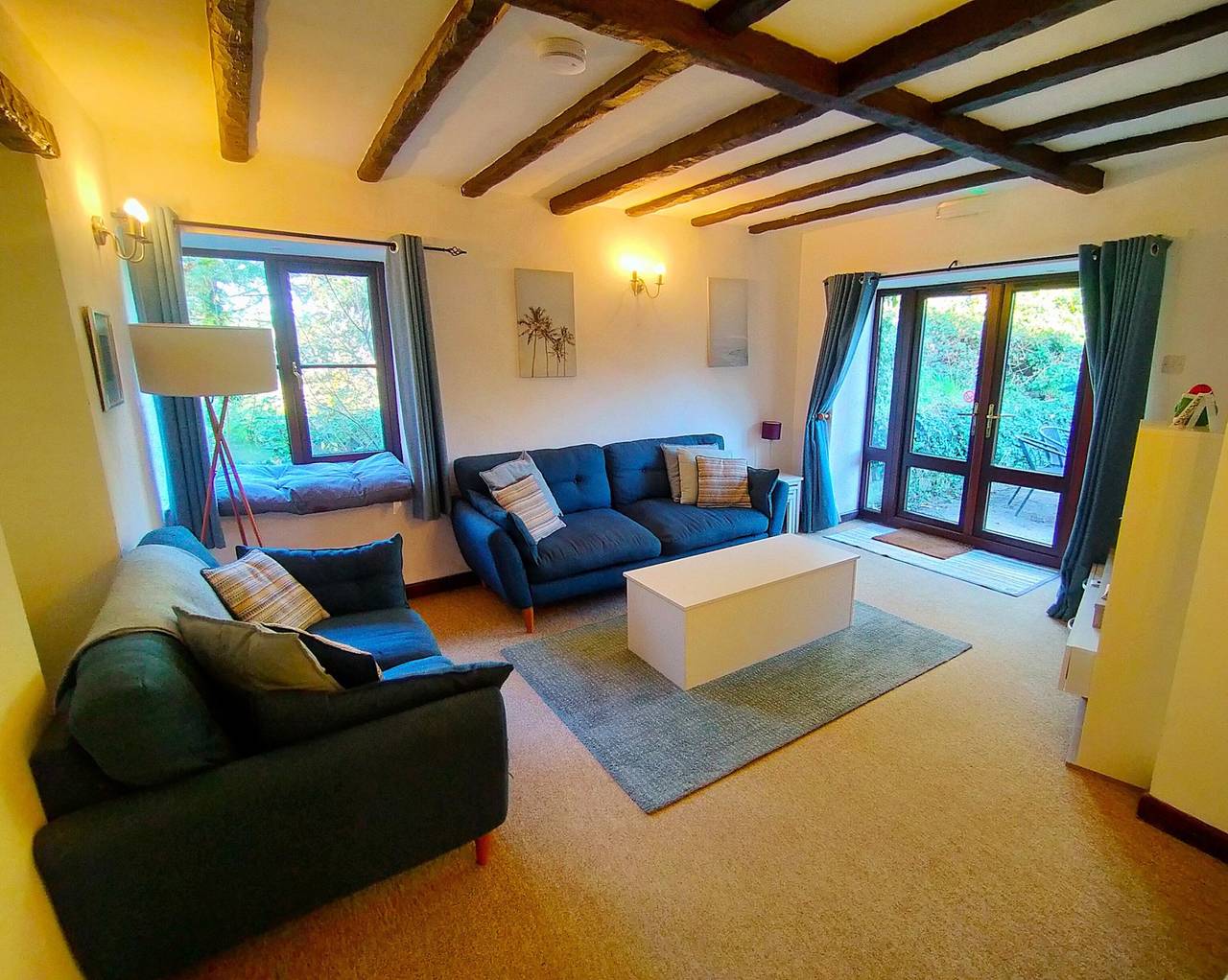The Long Barn for Families, Walker, Pets & Workers in Cornwall