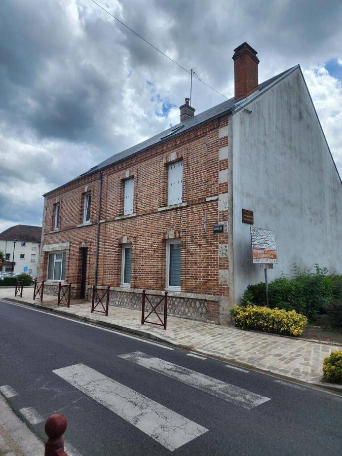 Gîte pour 5 personnes, avec vue à La Ferté-Saint-Cyr - 2