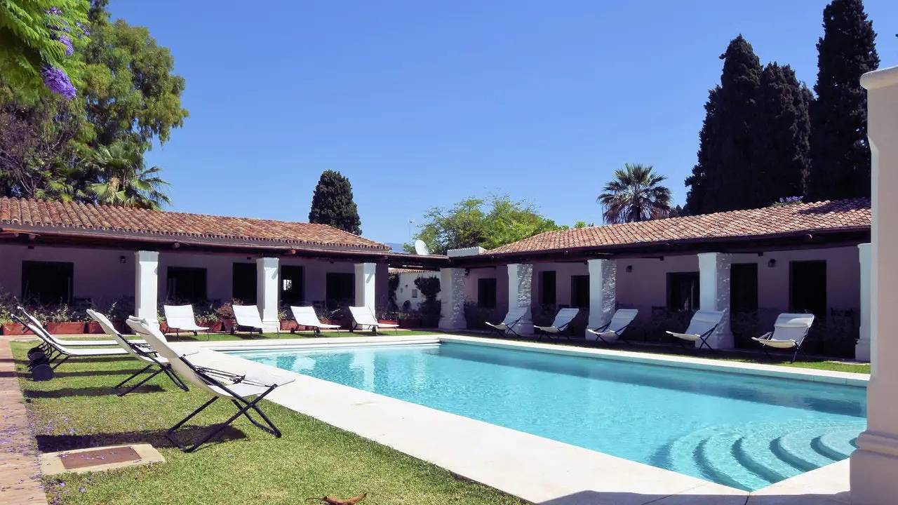 Villa for 16 People in Playa de Cortijo Blanco, Marbella