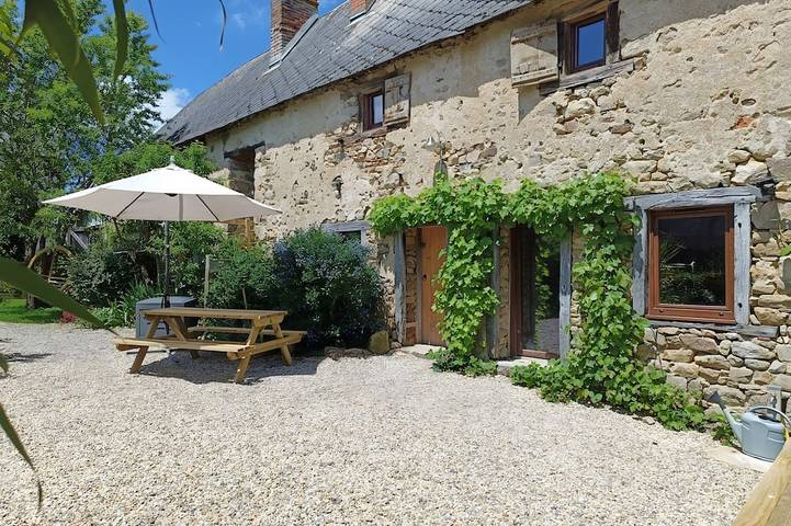 Gîte pour 5 personnes, avec Jacuzzi ainsi que Terrasse et Jardin