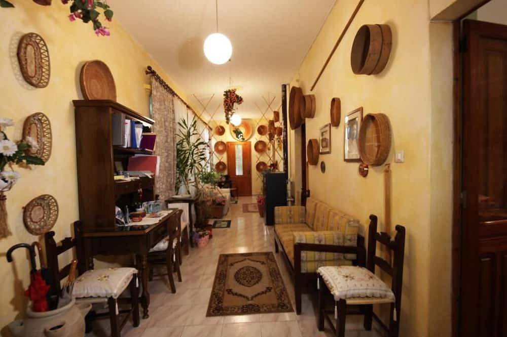 Beb \"Ziu Antoi and Aunt Srivia\" in Sestu, Campidano