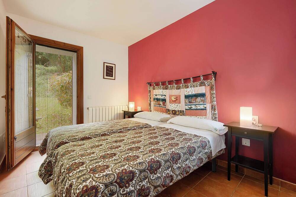 Rural House \"Ca la Padrina de Rocabruna\". in Rocabruna, Camprodon